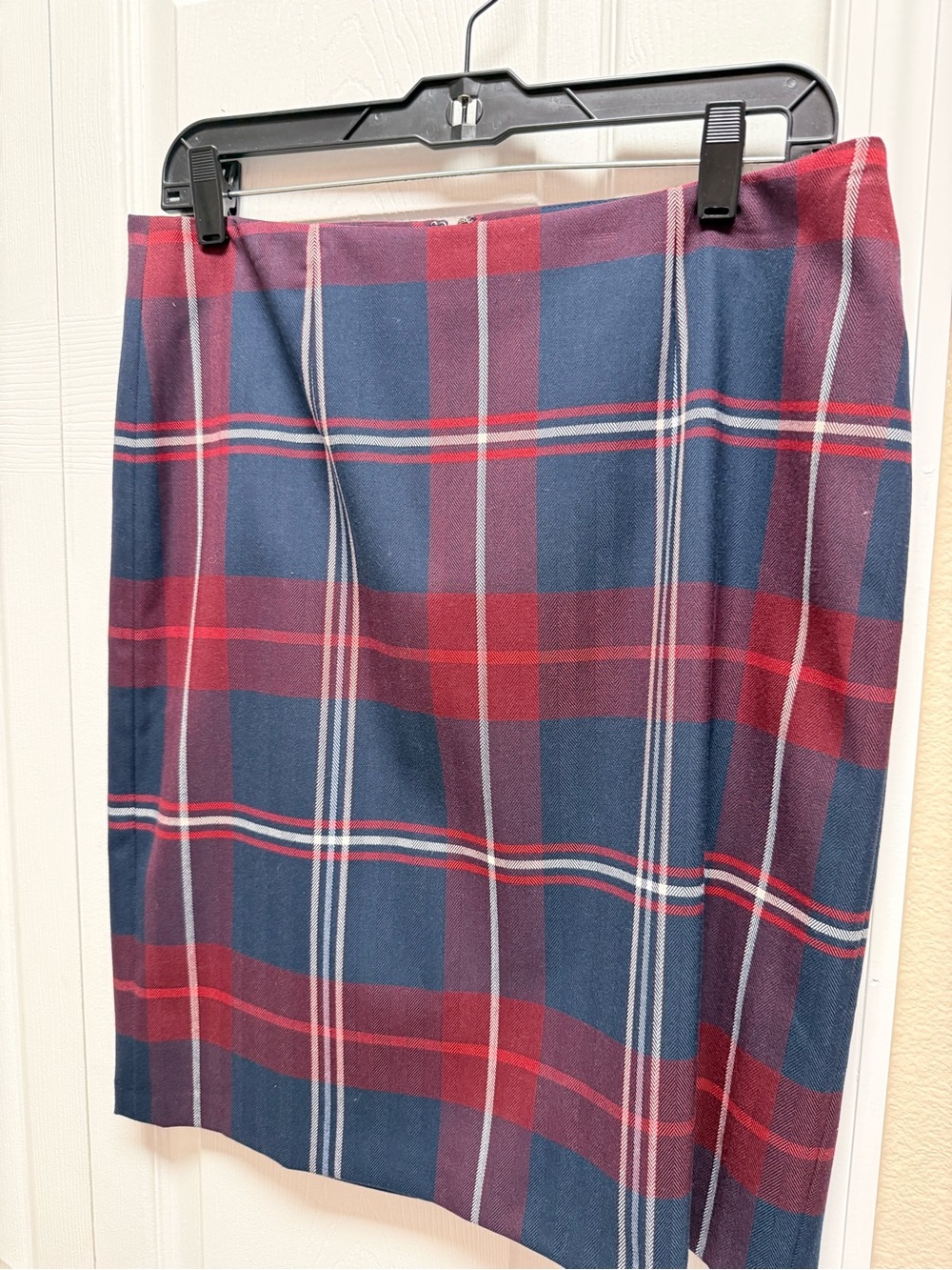 Tommy Hilfiger Skirt Womens 8 Navy Red Plaid Scottish Tartan Skirt Back Zip